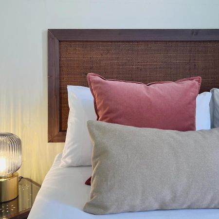 Stay U-Nique Apartments Lepant Барселона Екстериор снимка
