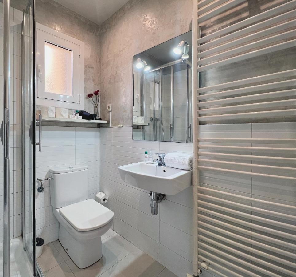 Stay U-Nique Apartments Lepant Барселона Екстериор снимка