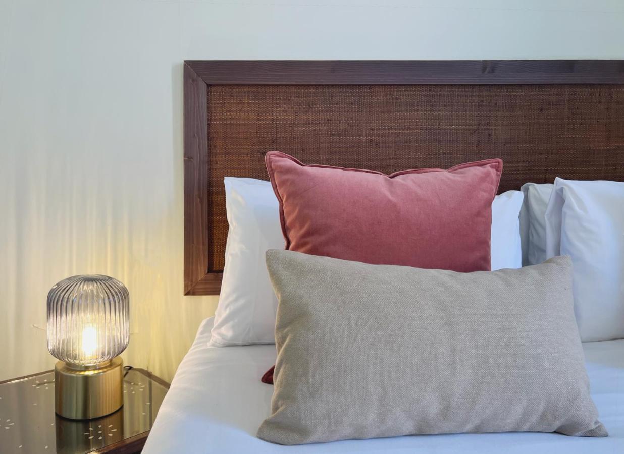 Stay U-Nique Apartments Lepant Барселона Екстериор снимка