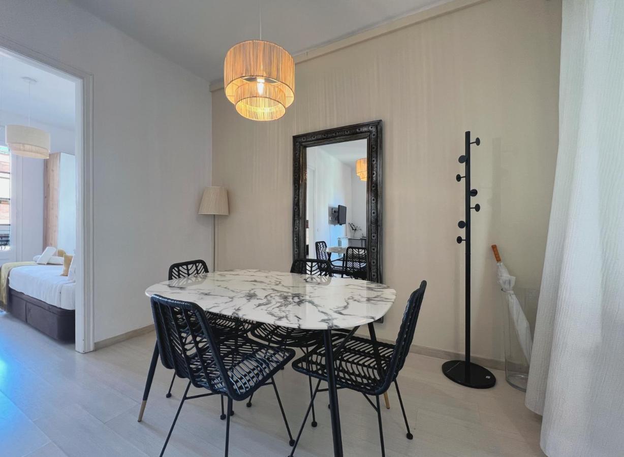 Stay U-Nique Apartments Lepant Барселона Екстериор снимка